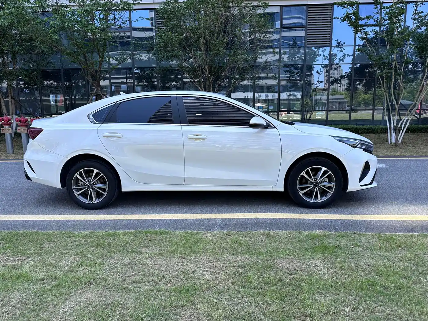 Kia K3 2023 1.5L CVT Comfort Edition фото 4