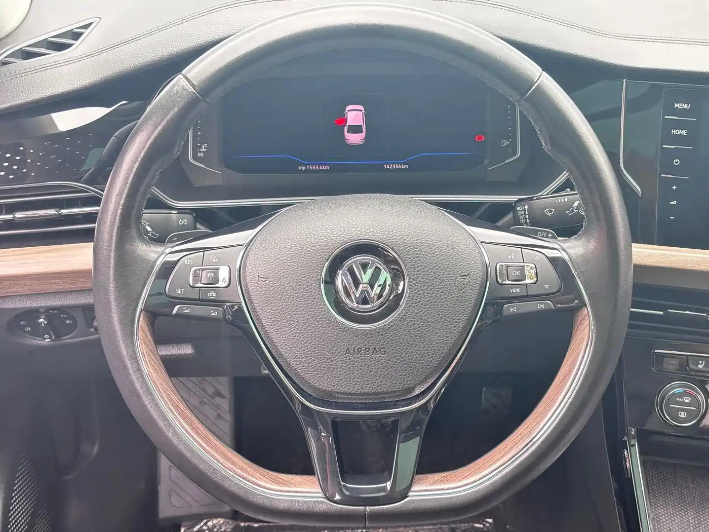 Photo 16 - Volkswagen Passat