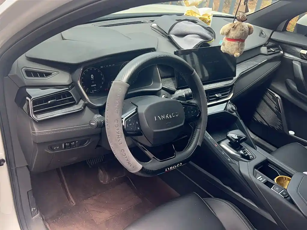 Lynk & Co 06 2023 Remix 1.5T Power Pro фото 18
