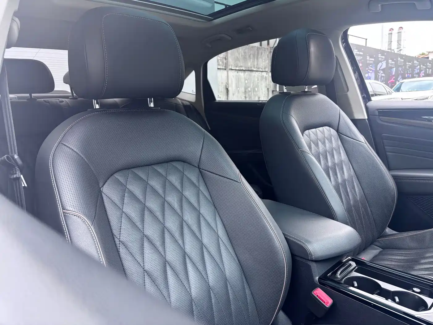 Photo 21 - Volkswagen Passat