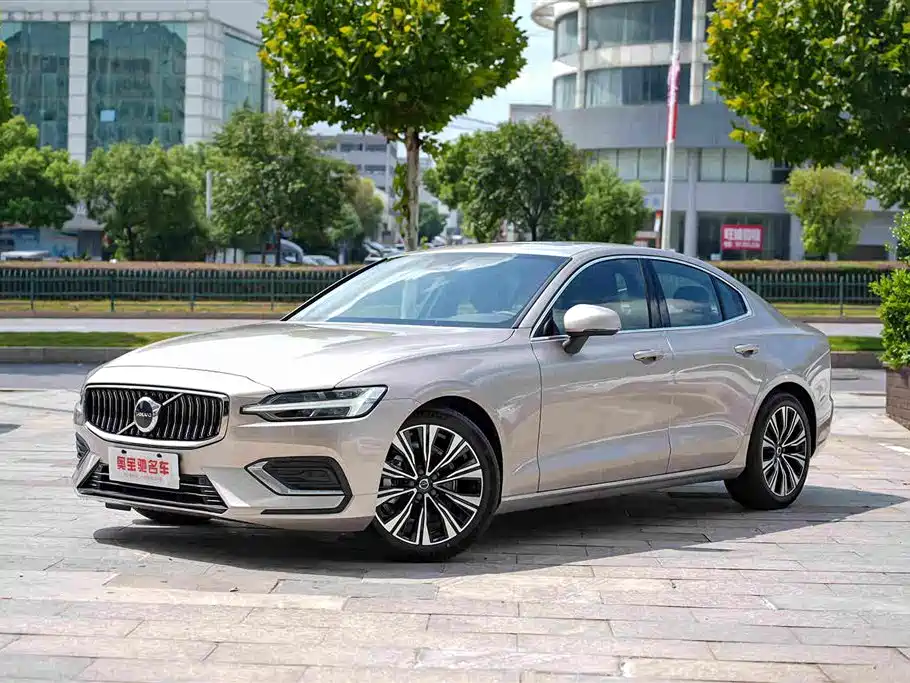 Volvo S60 2025 2025 B4 Smart Elite Luxury Edition