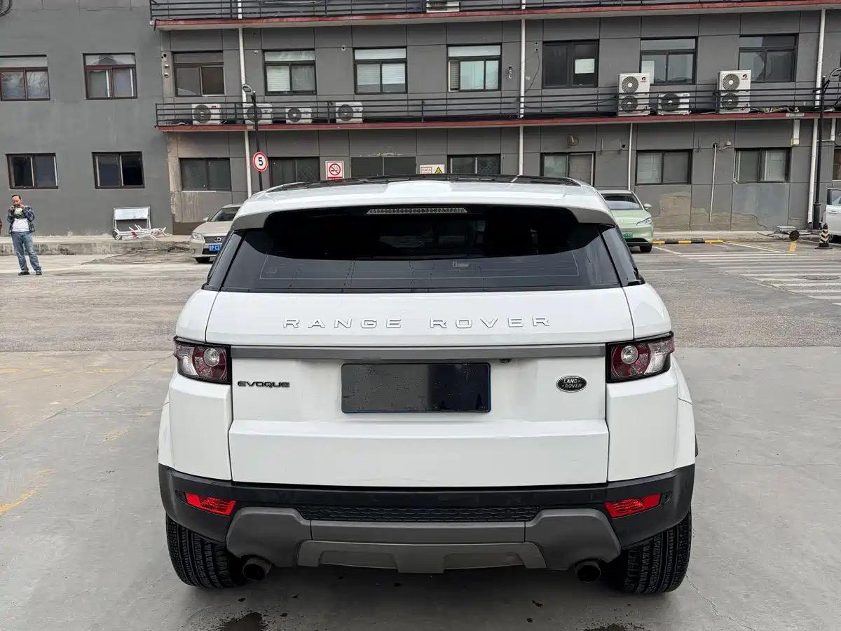 Photo 4 - Land Rover Range Rover Evoque