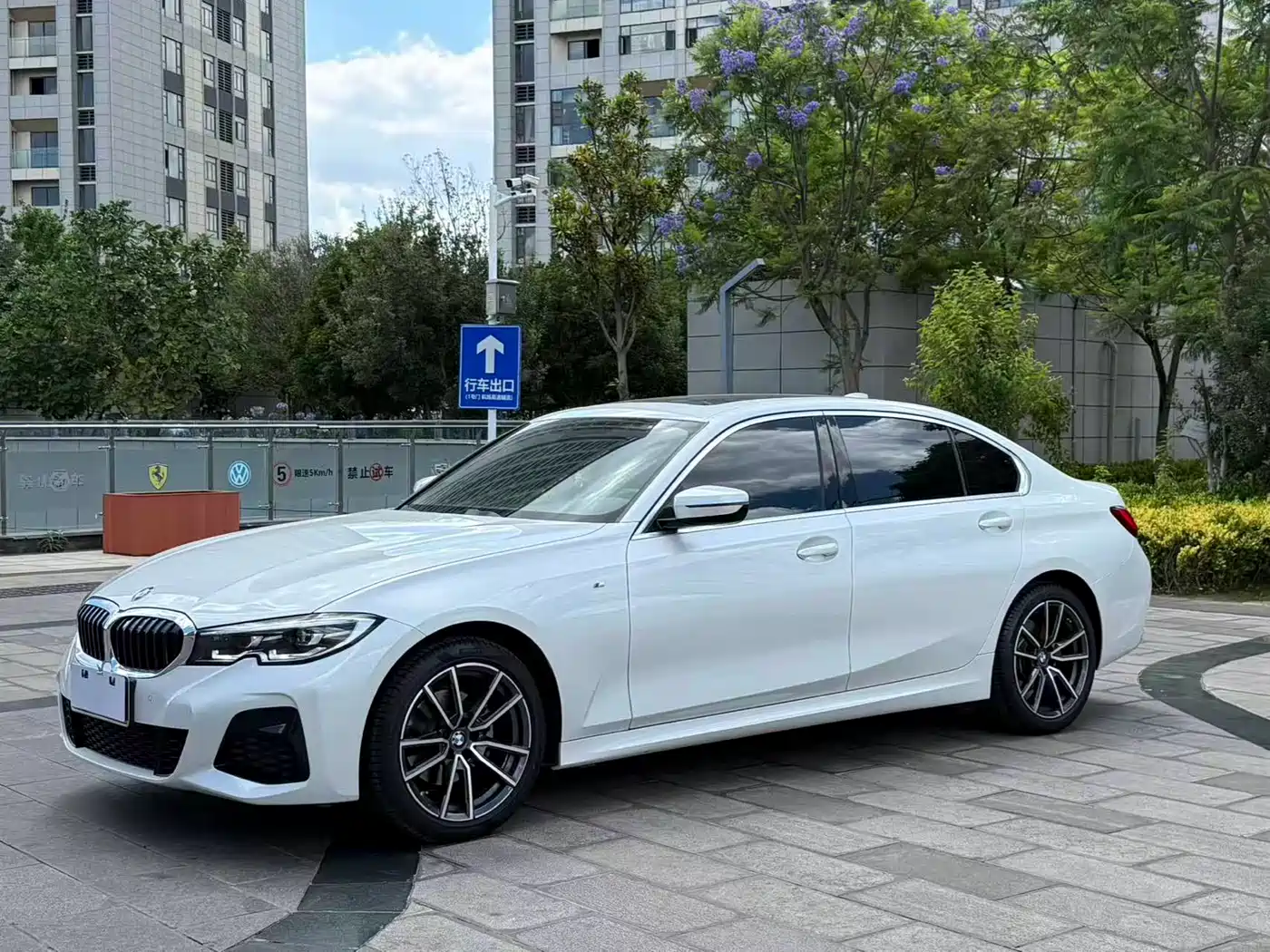 BMW 3-SERIES