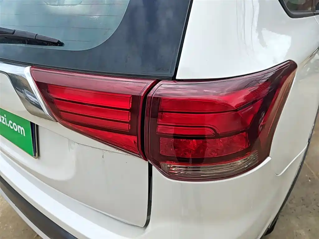Mitsubishi Outlander 2016 2.0L 2WD Fashion Edition 5-seater фото 8
