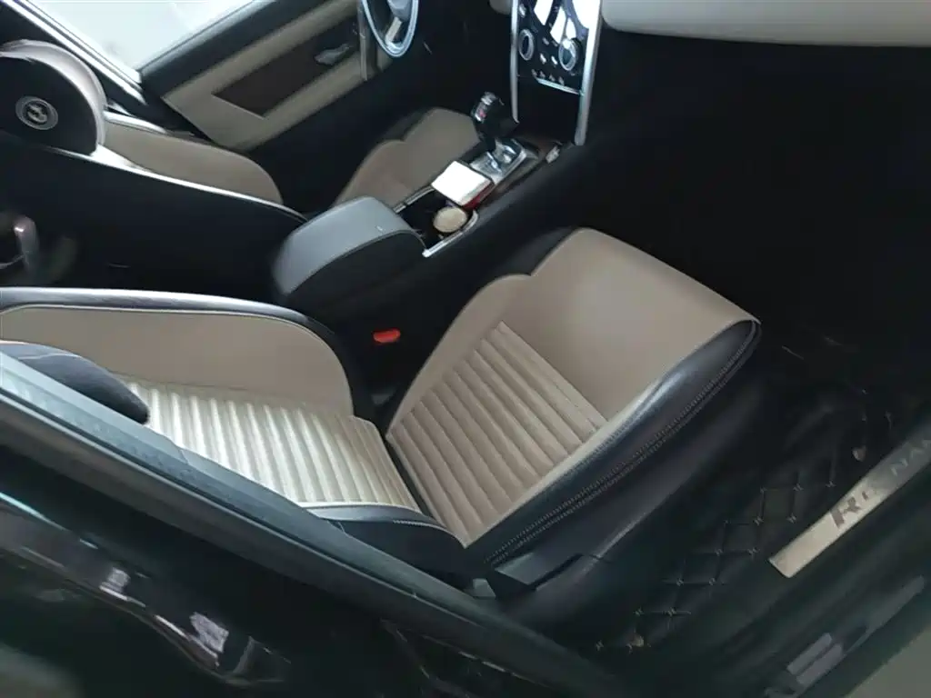 LAND ROVER DISCOVER SPORTS