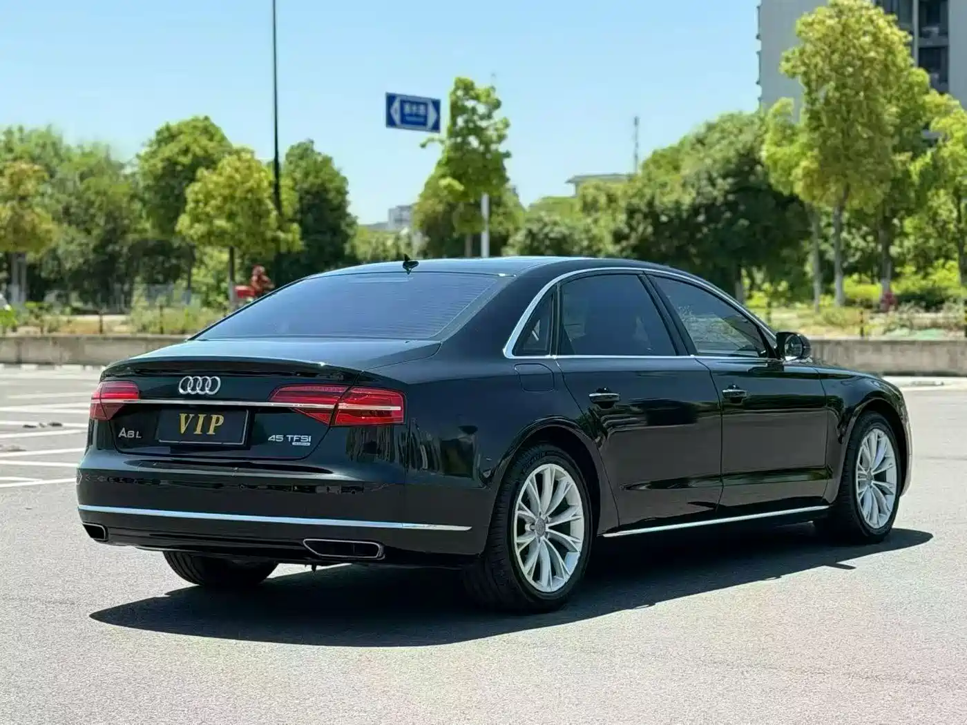 Audi A8 2017 A8L 45 TFSI quattro Comfort фото 8