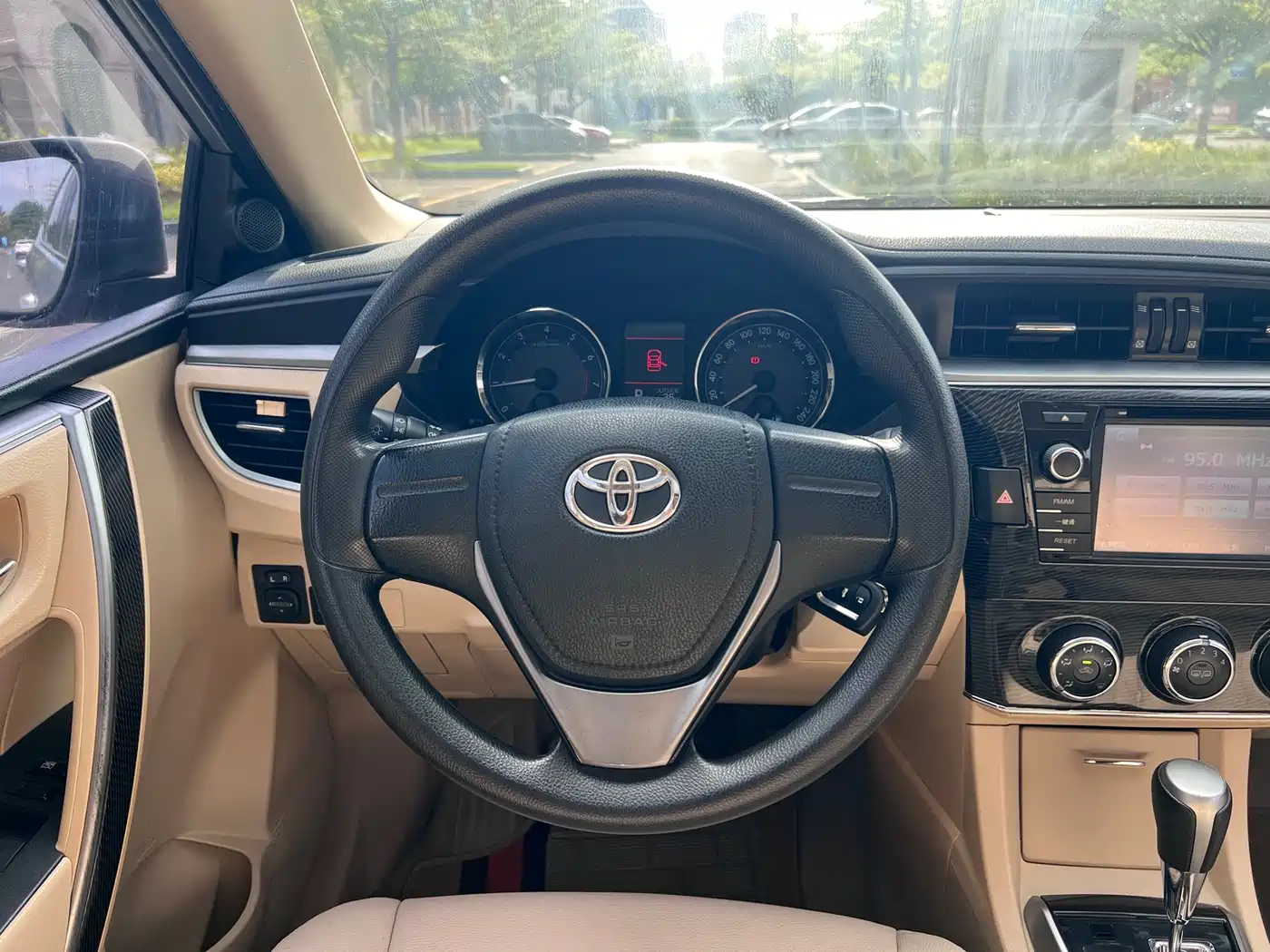 Photo 16 - Toyota Corolla