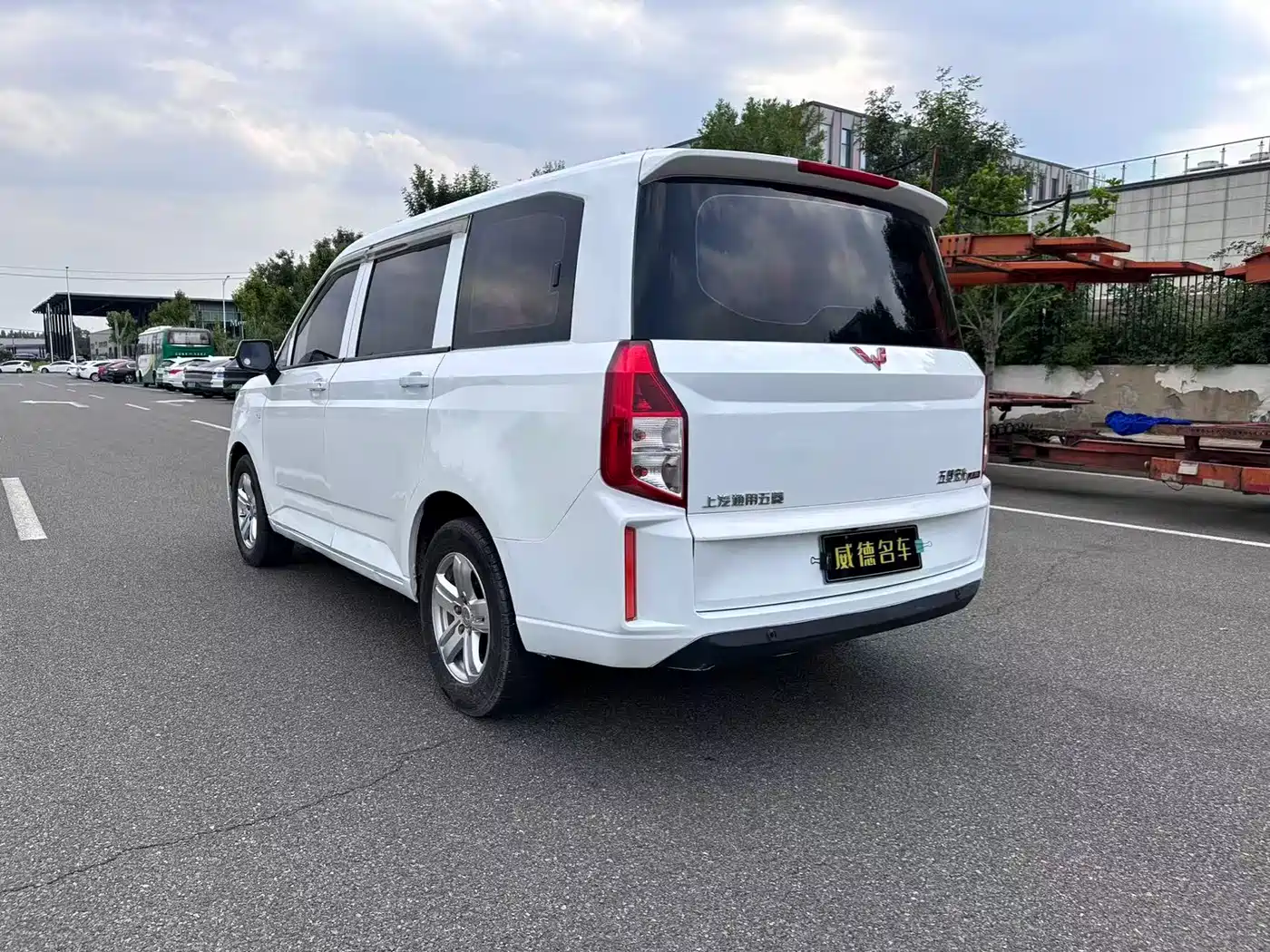 Wuling Motors Wuling Hongguang PLUS 2020 2019 1.5T Manual Comfort 7-Seater
