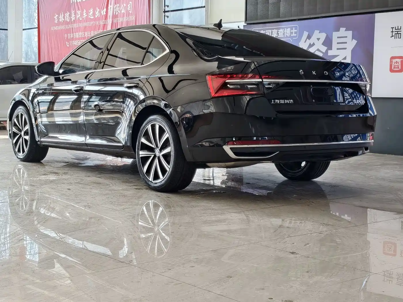 Škoda Superb 2023 TSI280 DSG Premium Edition фото 21
