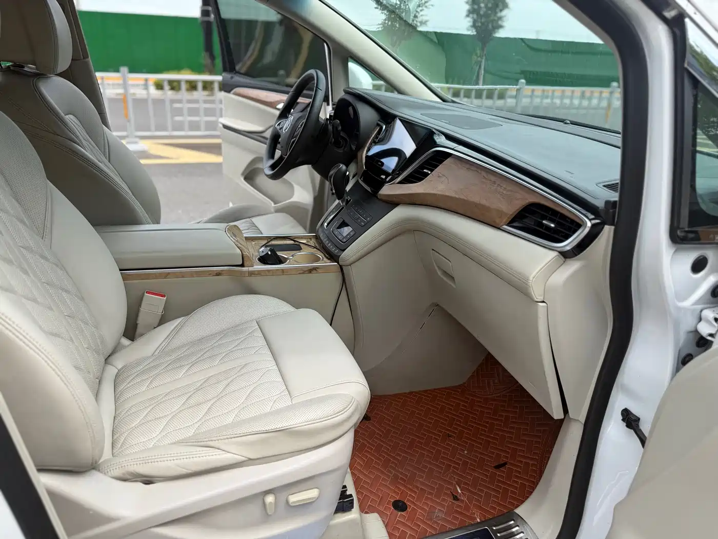 Buick GL8 2018 ES 28T Comfort Type China VI фото 4