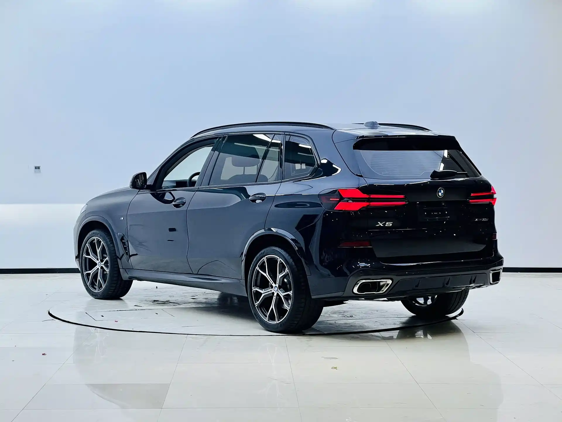 Photo 16 - BMW X5