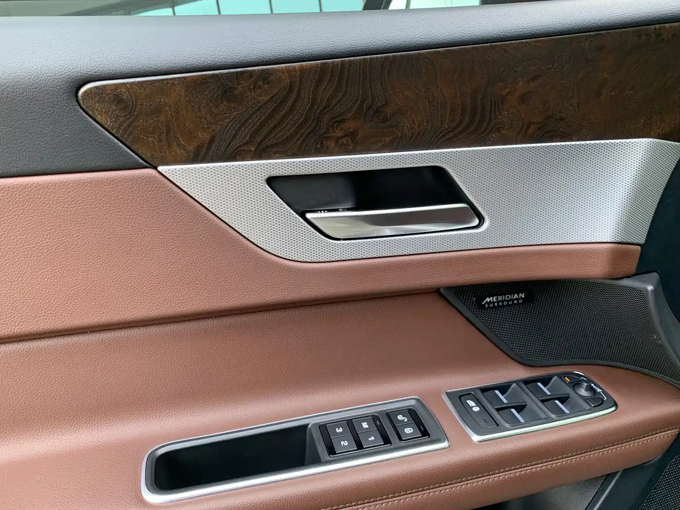 Jaguar XFL 2018 XFL 2.0T 250PS Luxury фото 15