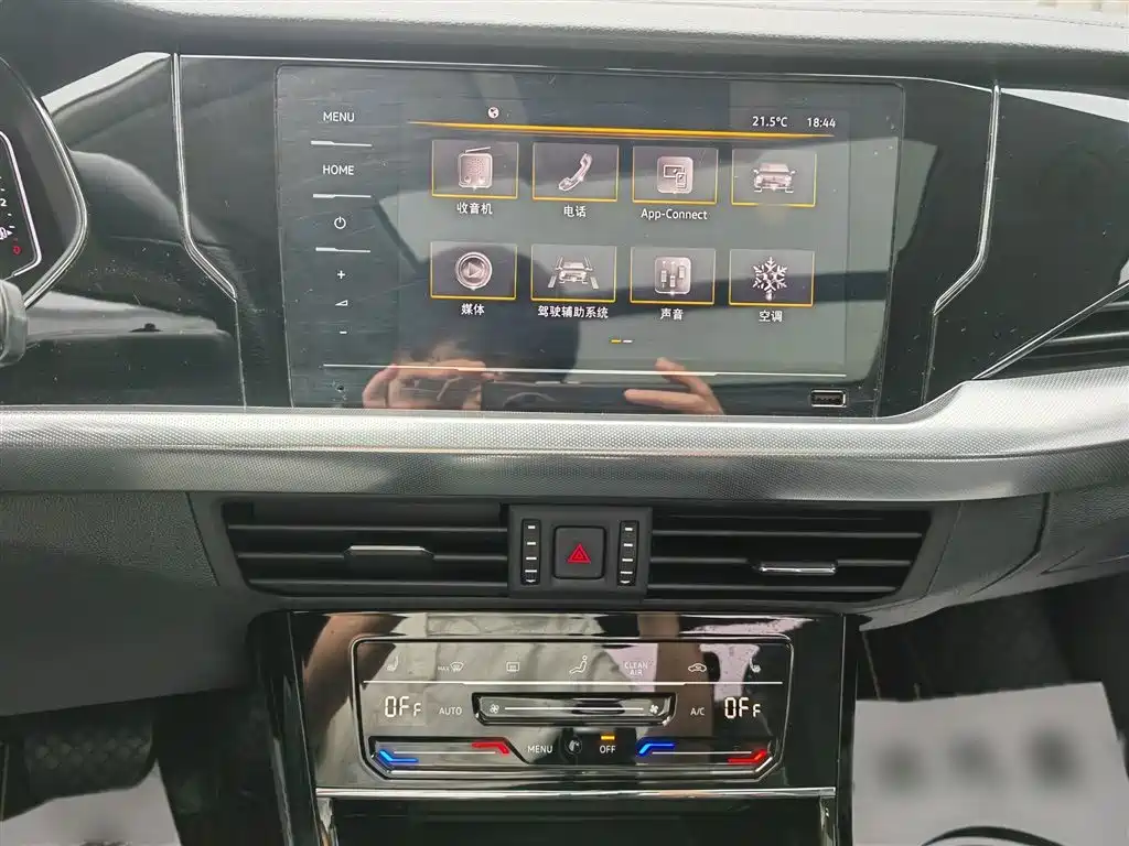 Volkswagen Passat 2023 330TSI Starlight Elite Edition фото 6