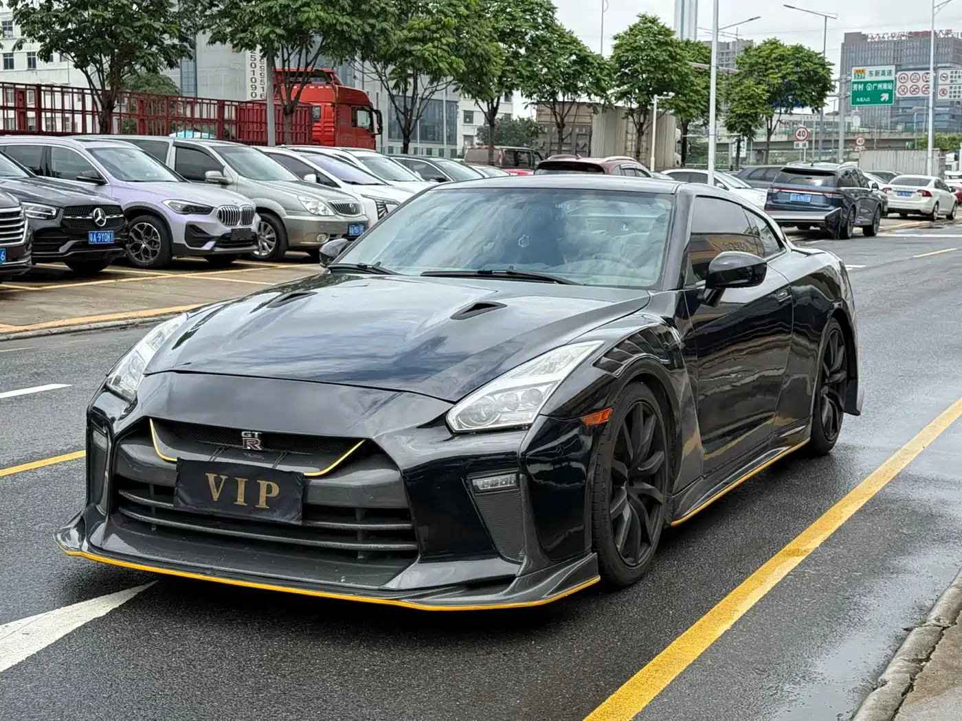 Nissan GT-R