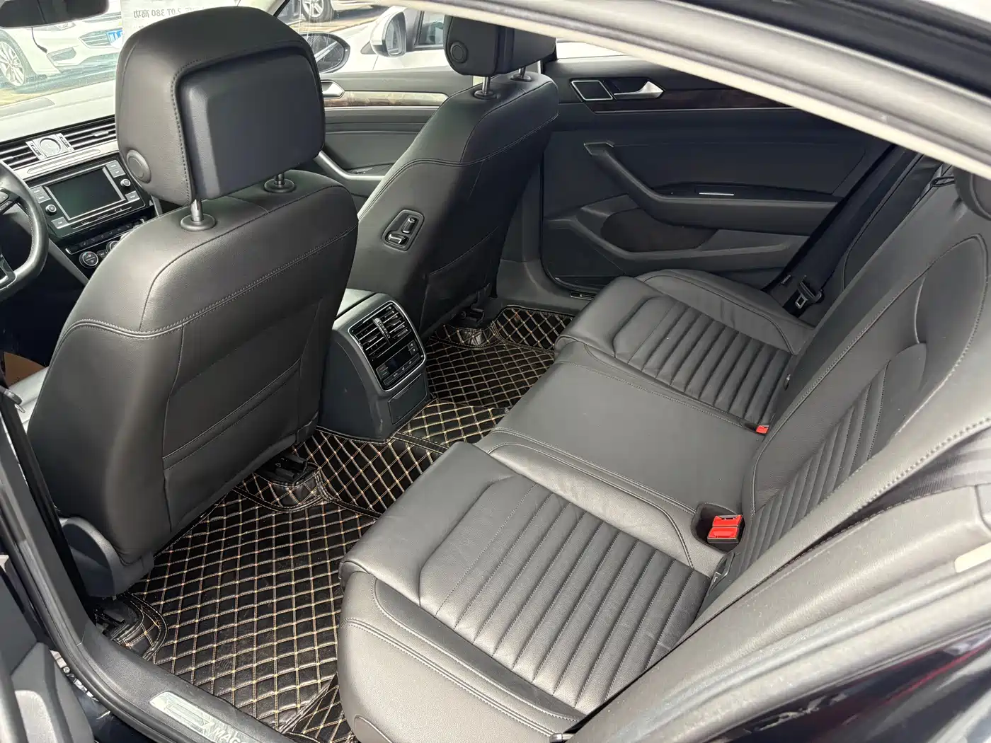 Volkswagen Magotan 2018 Facelift 380TSI DSG Luxury фото 5