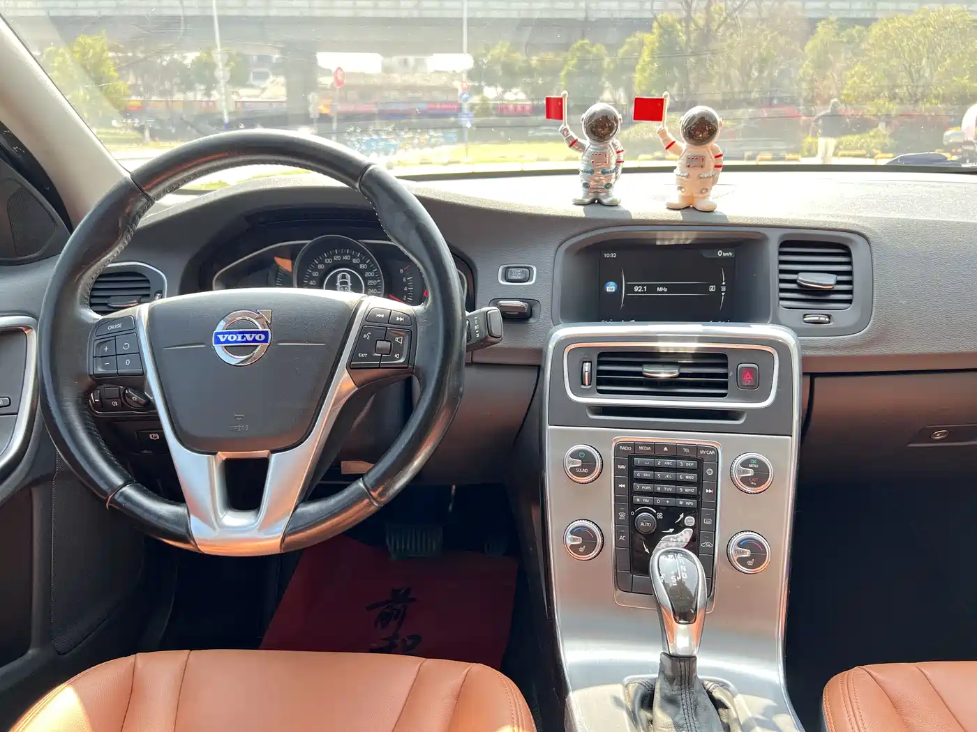 Фото 9 - Volvo S60