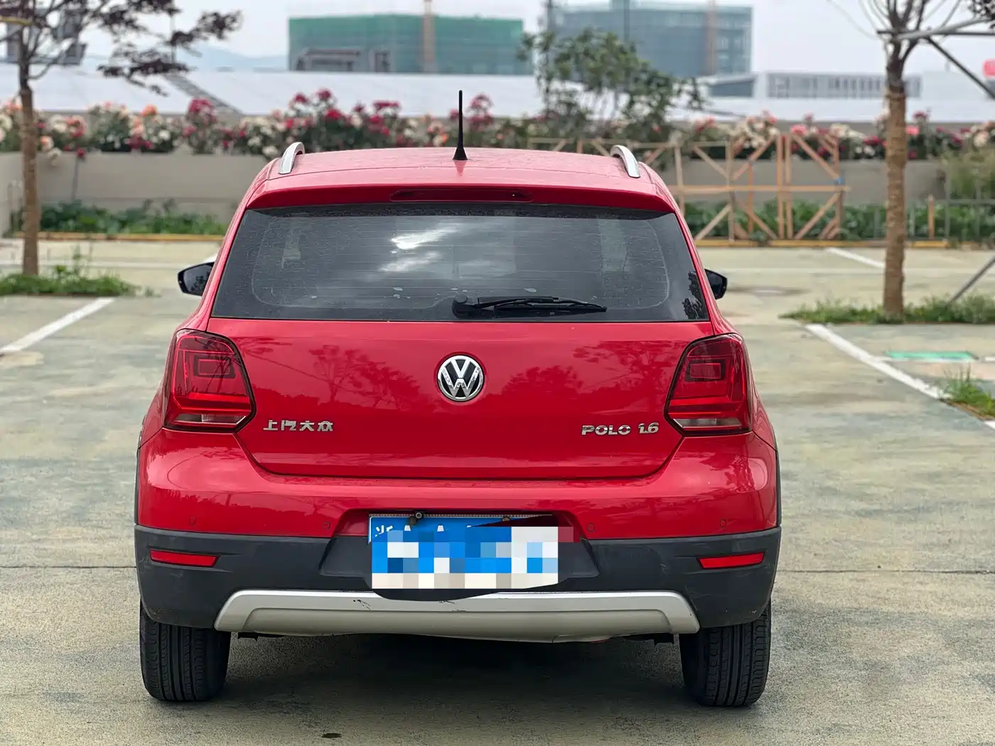 Volkswagen Polo 2014 1.6L Cross Polo Automatic фото 8
