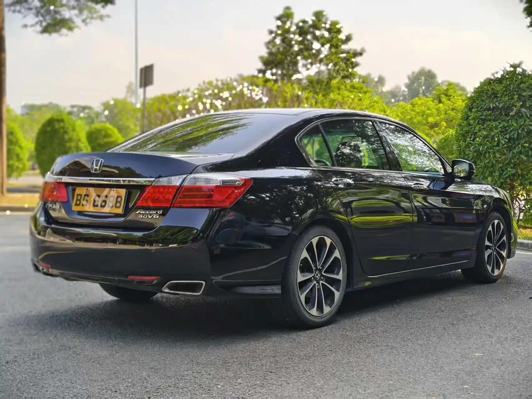 Photo 12 - Honda Accord