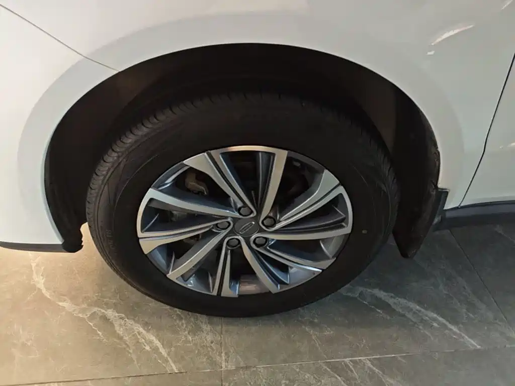 Photo 23 - Geely Emgrand X6