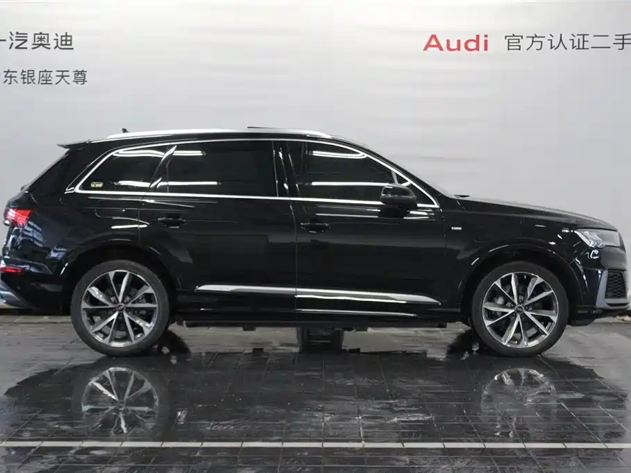 Audi Q7 2023 55 TFSI quattro S line Sport фото 4