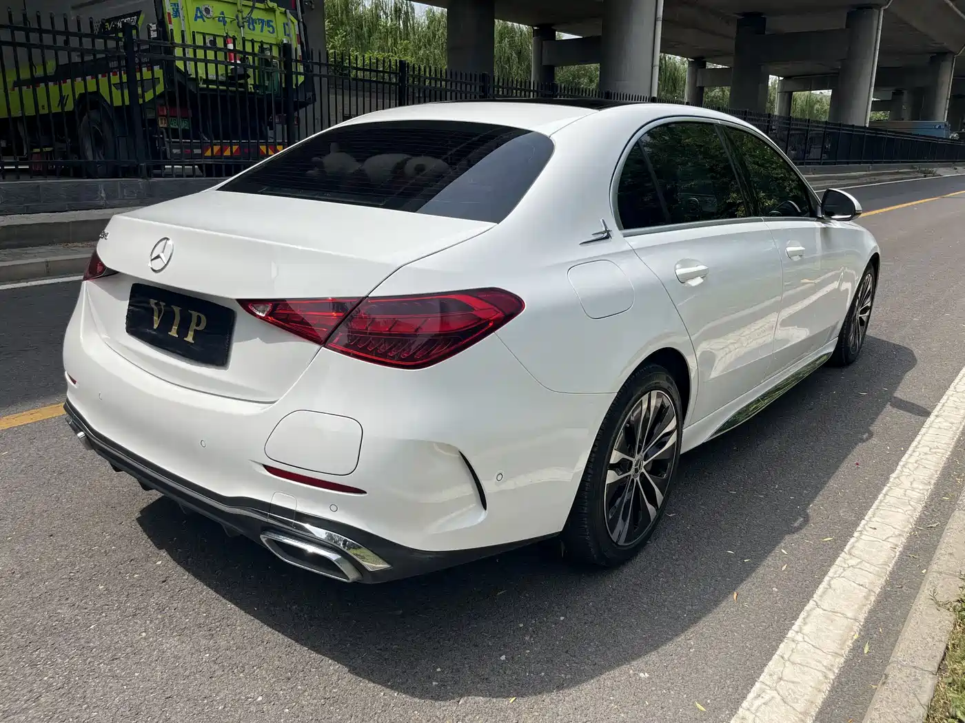 Mercedes-Benz C-Class New Energy 2023 C 350 eL фото 5