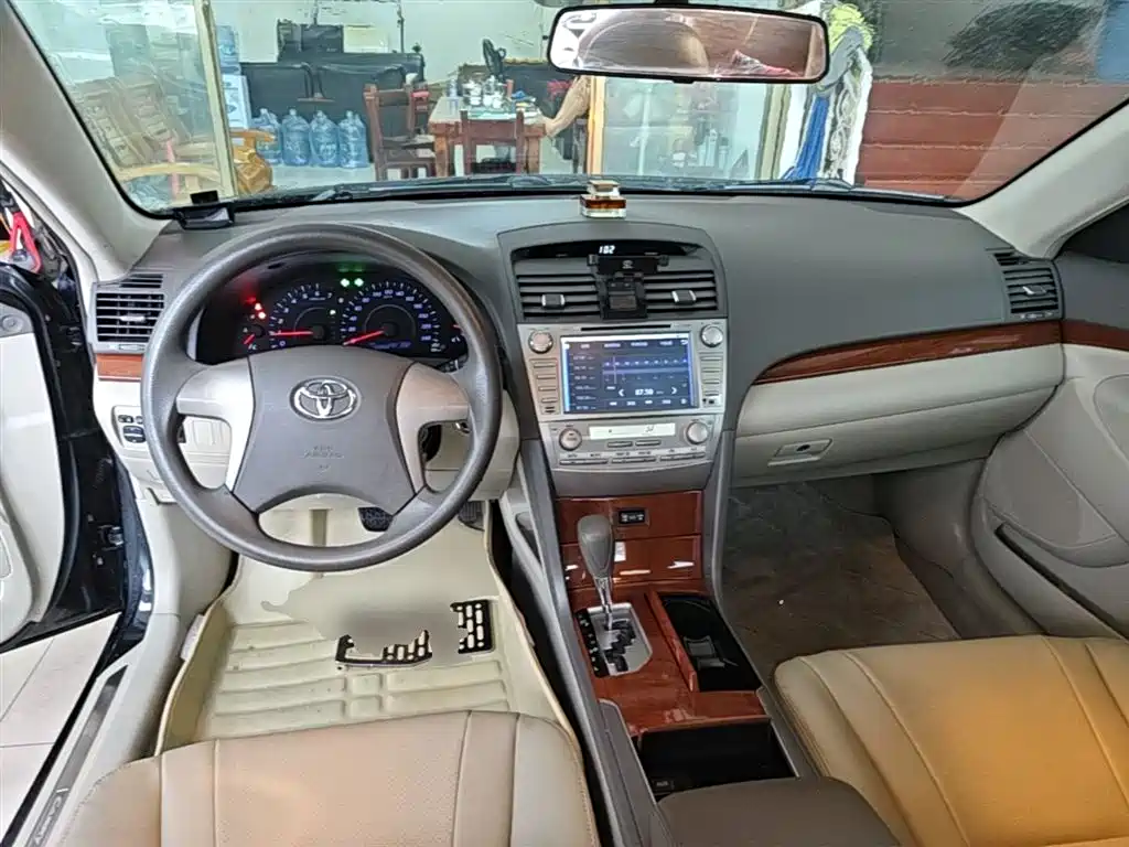 Toyota Camry 2013 200E Classic Elite Edition фото 10
