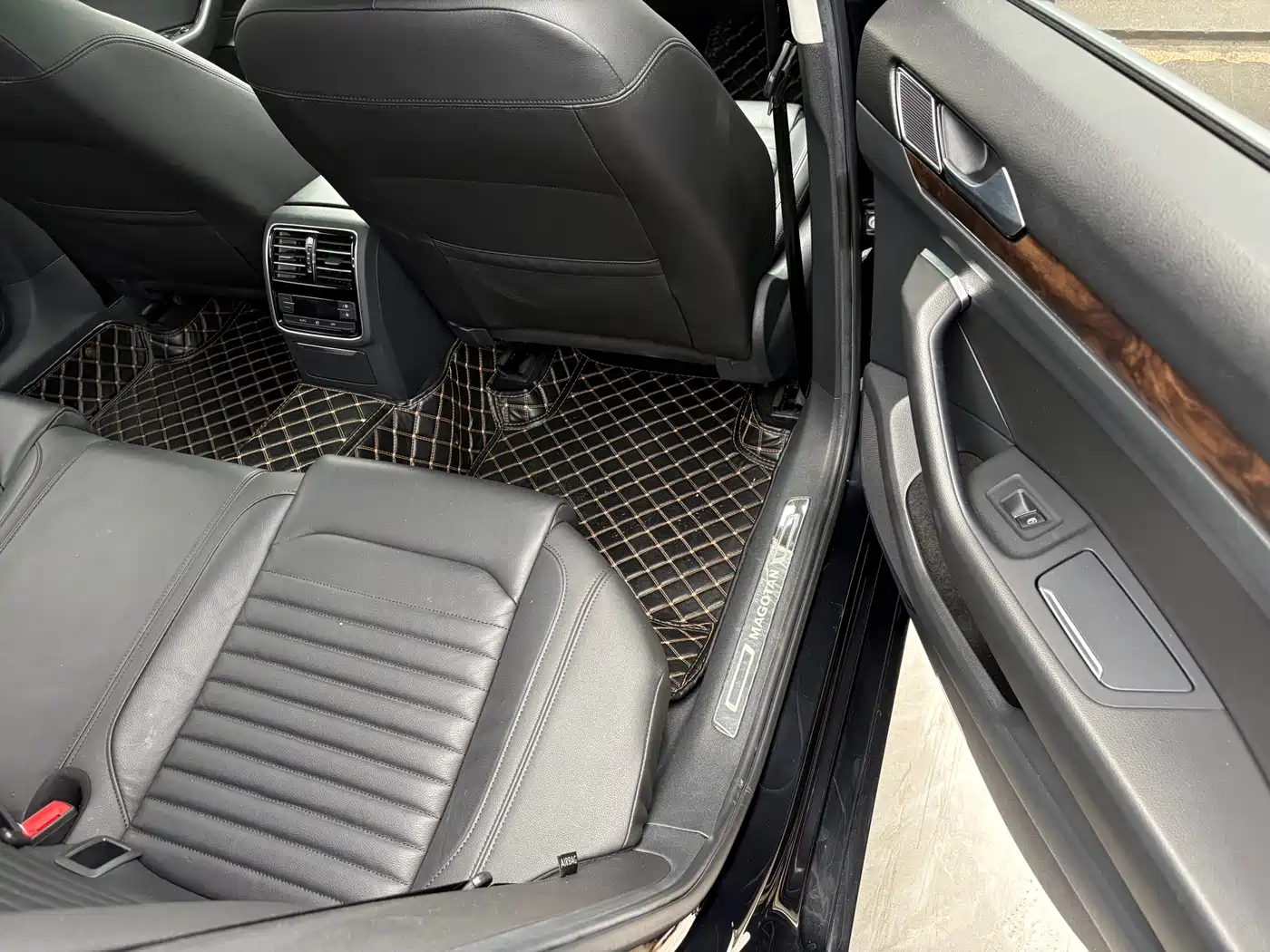 Volkswagen Magotan 2018 Facelift 380TSI DSG Luxury фото 13