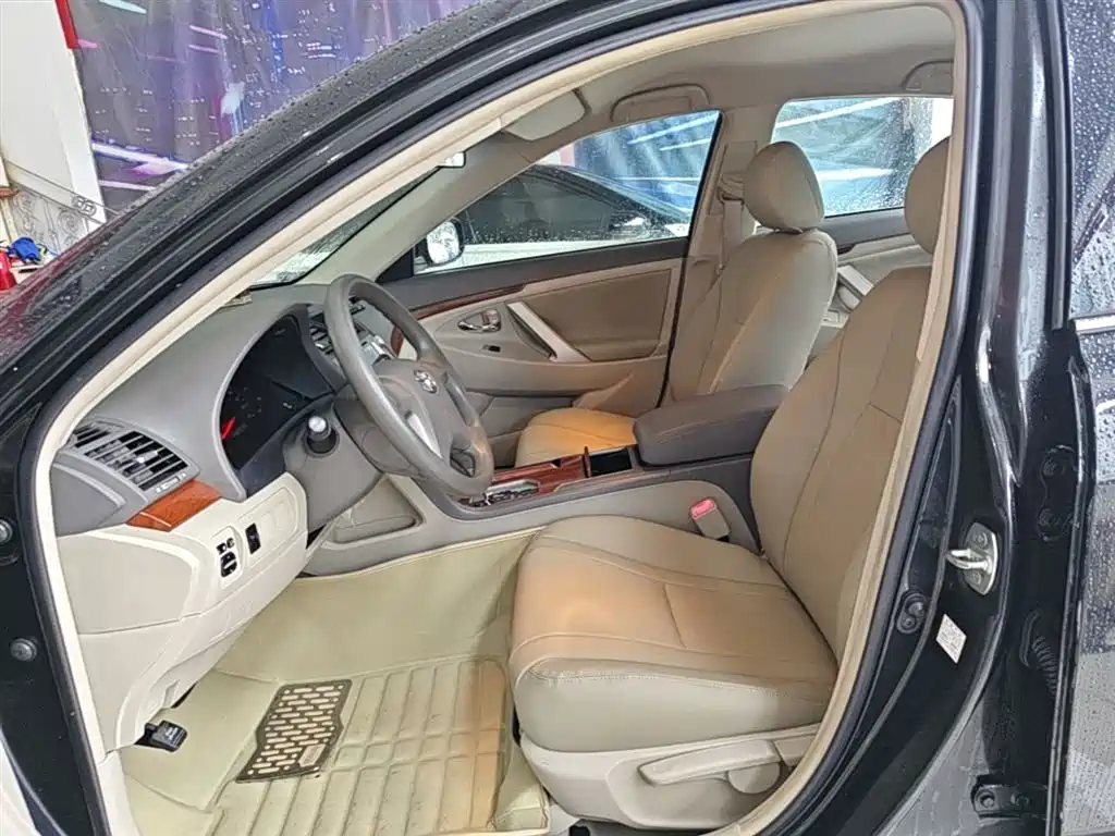 Toyota Camry 2013 200E Classic Elite Edition фото 15