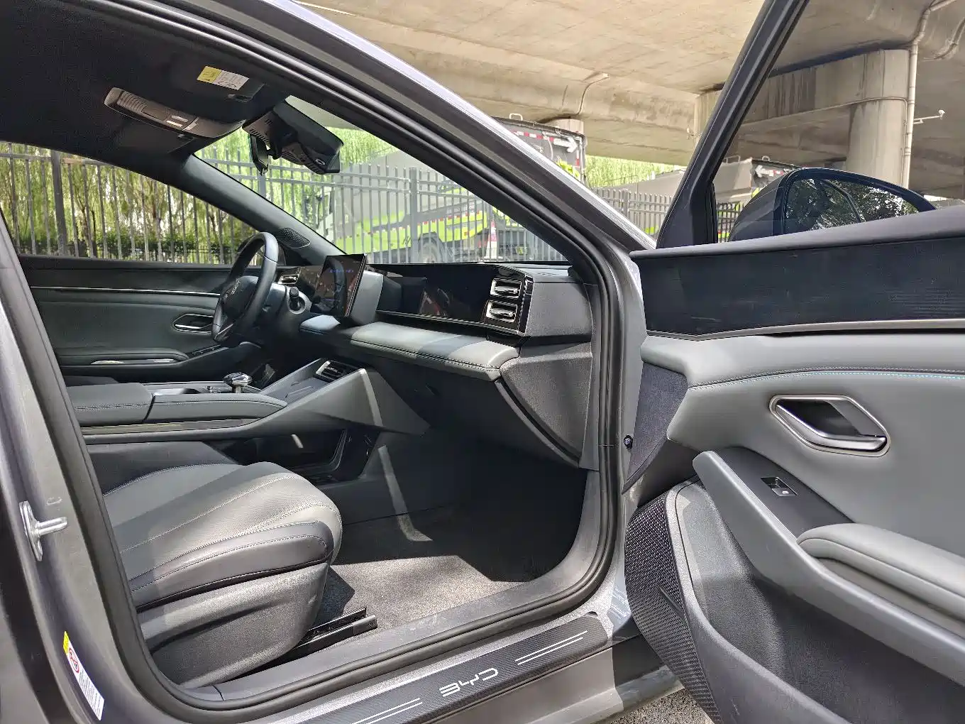 BYD Qin L 2024 DM-i 80KM Leading Edition фото 19