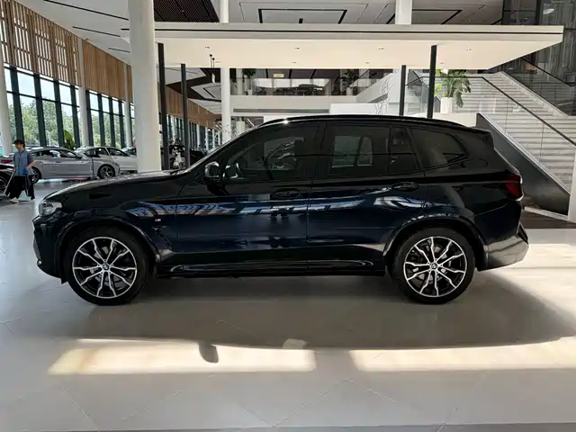 BMW X3 2022 xDrive30i Leading M Night Package — фото 4