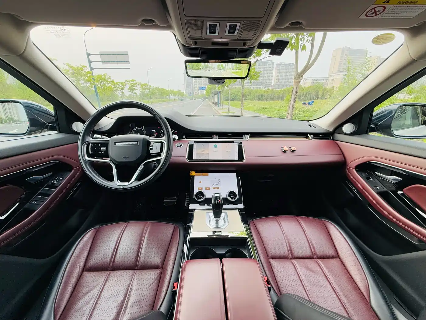 Land Rover Range Rover Evoque 2021 Range Rover Evoque L 249PS R-Dynamic HSE Luxury Edition фото 12