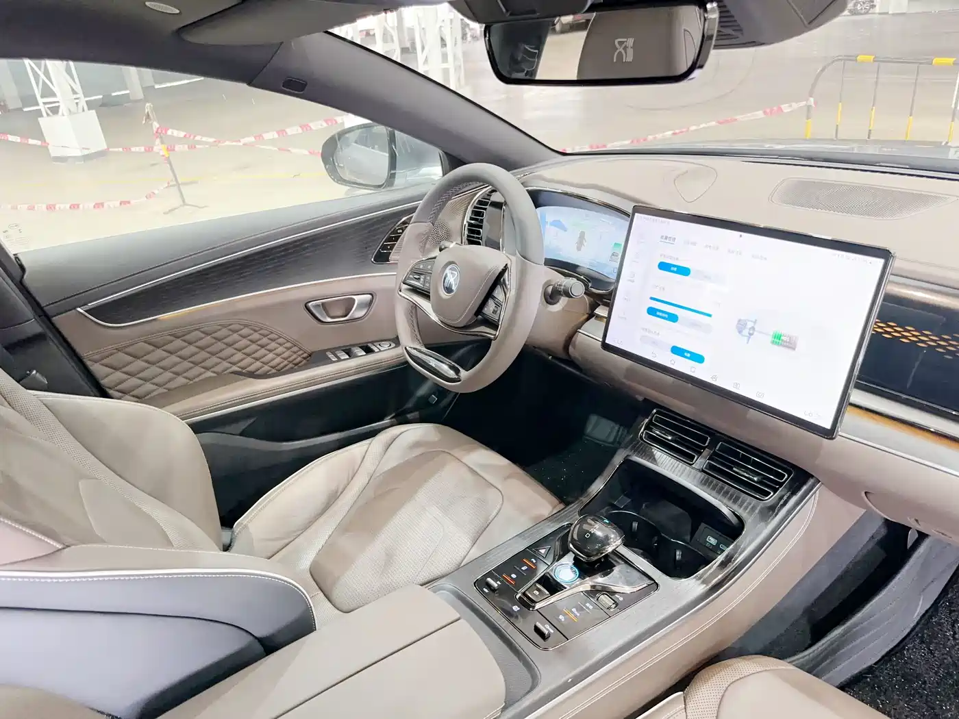 BYD Han 2022 DM-i 121KM Premium Edition фото 28