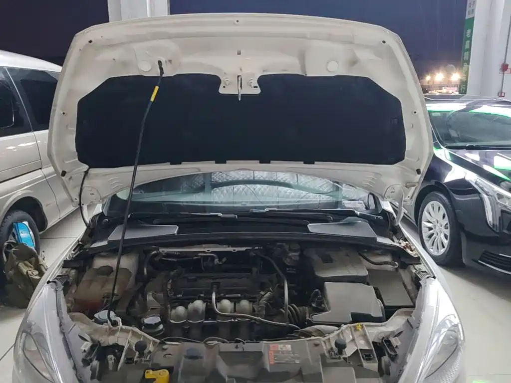 Фото 20 - Ford Focus