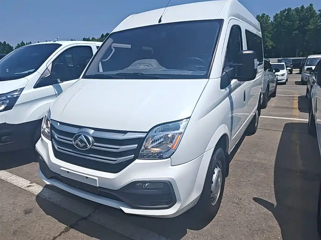 SAIC Maxus Xintu V80 2018 2.5T 6MT Aoyun Short Wheelbase Medium Roof 5-6-seater