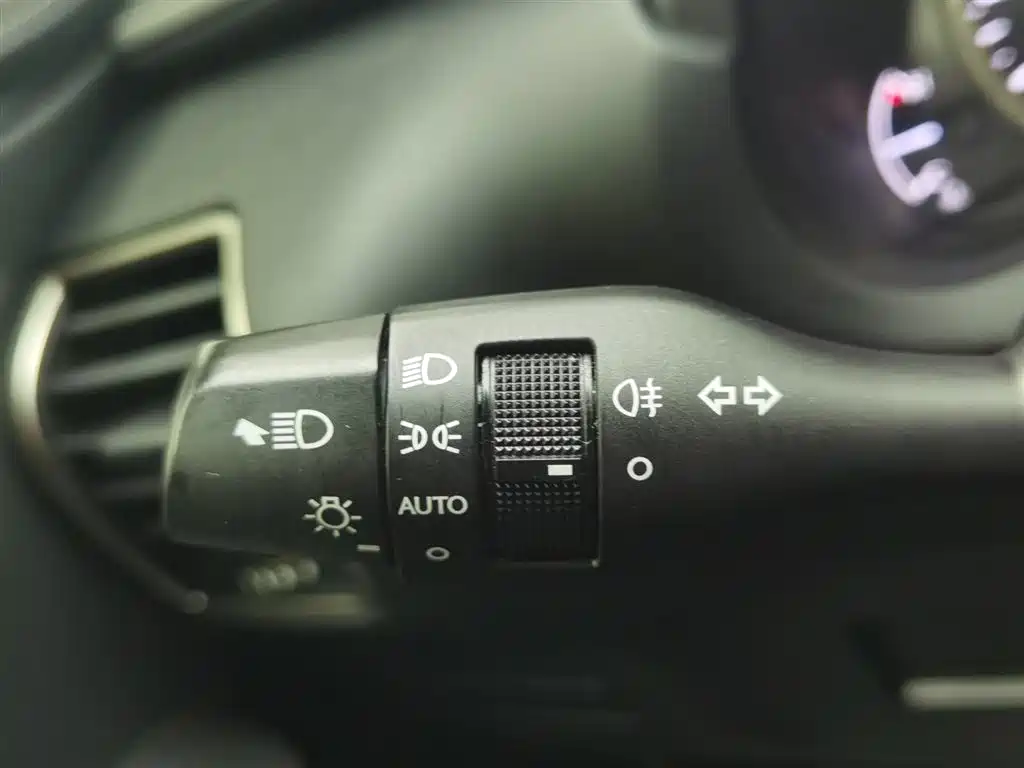 Lexus NX 2015 200 FWD Premium фото 21