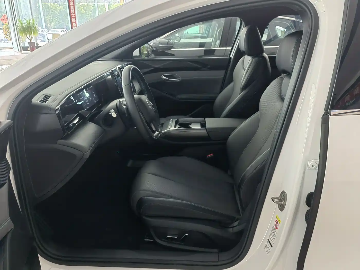 BYD Qin L 2026 2025 EV 470KM Leading Edition