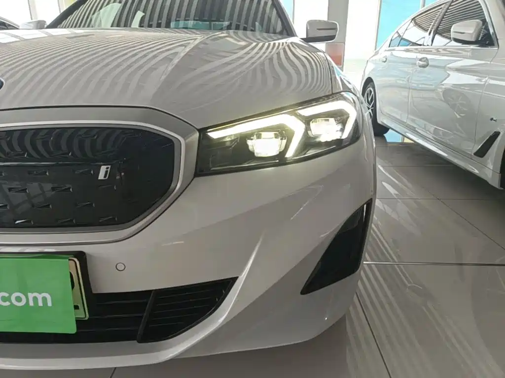 Фото 24 - BMW i3