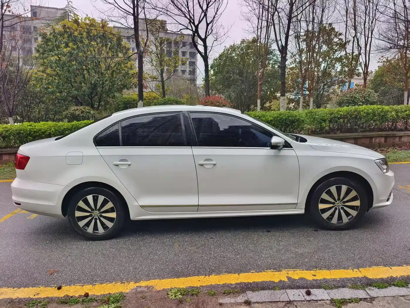 Volkswagen Sagitar 2018 1.6L Automatic Comfort фото 10