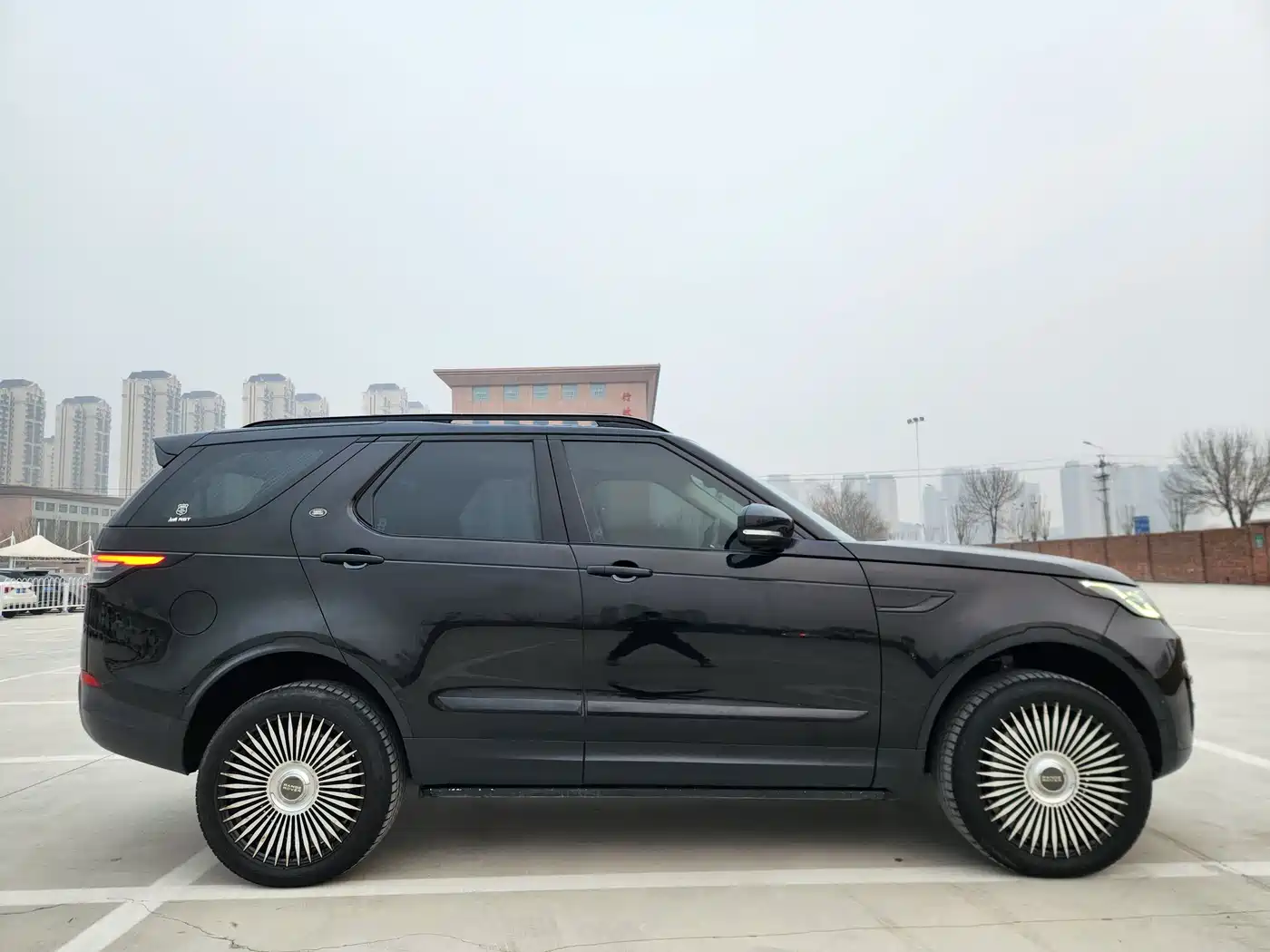 Land Rover Discovery 2019 3.0 SC V6 SE фото 7