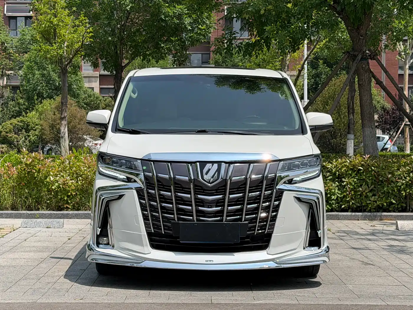Toyota Alphard 2015 3.5L Luxury Edition фото 2
