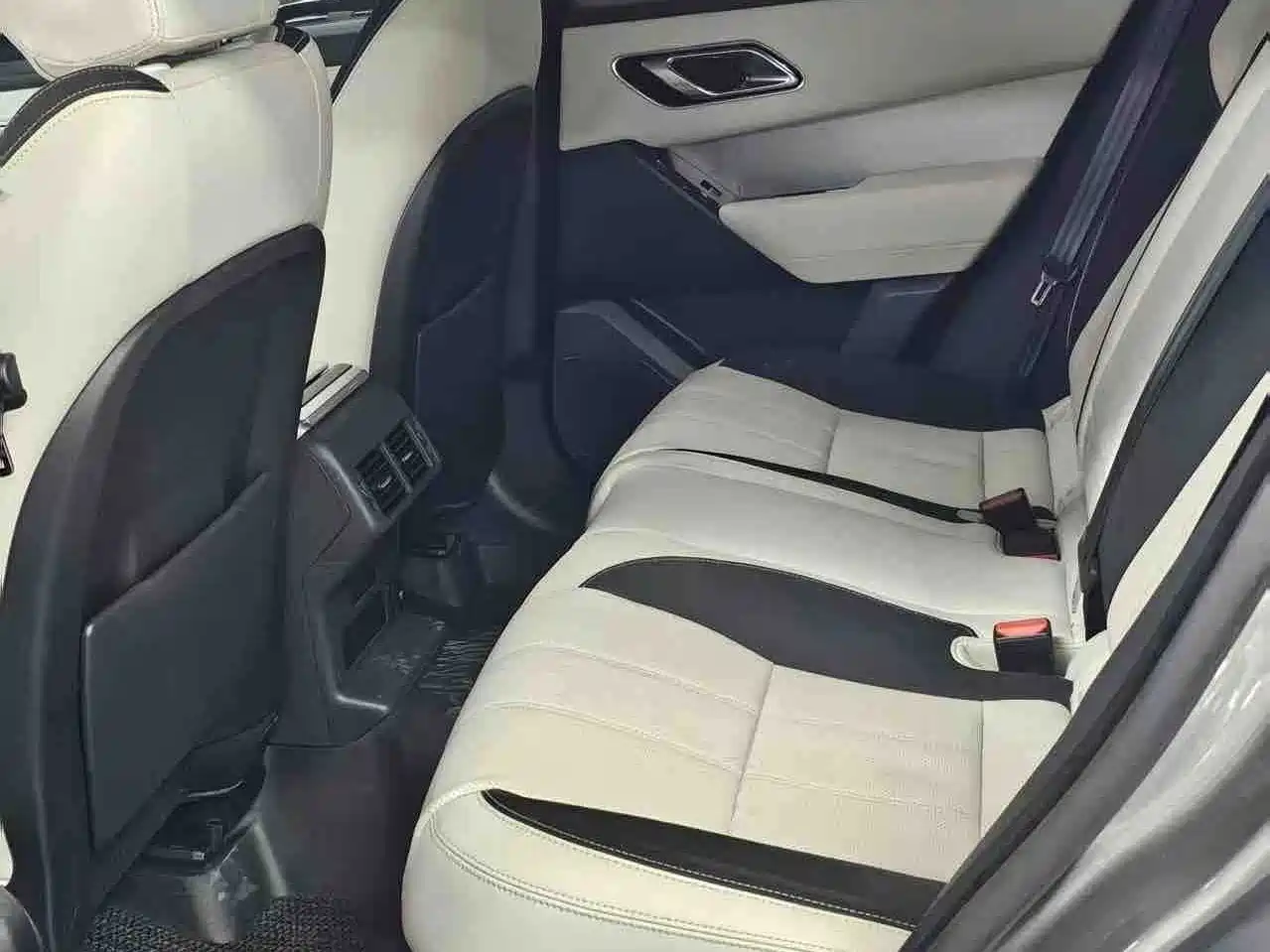 Фото 13 - Land Rover Range Rover Velar