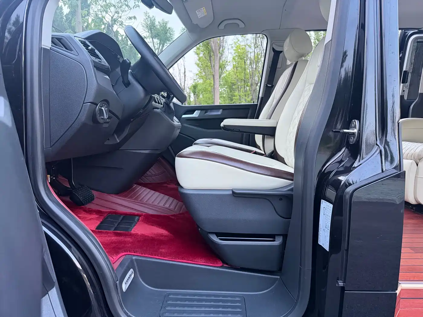 Volkswagen Caravelle 2019 2.0TSI 4WD Luxury 7-seater фото 11