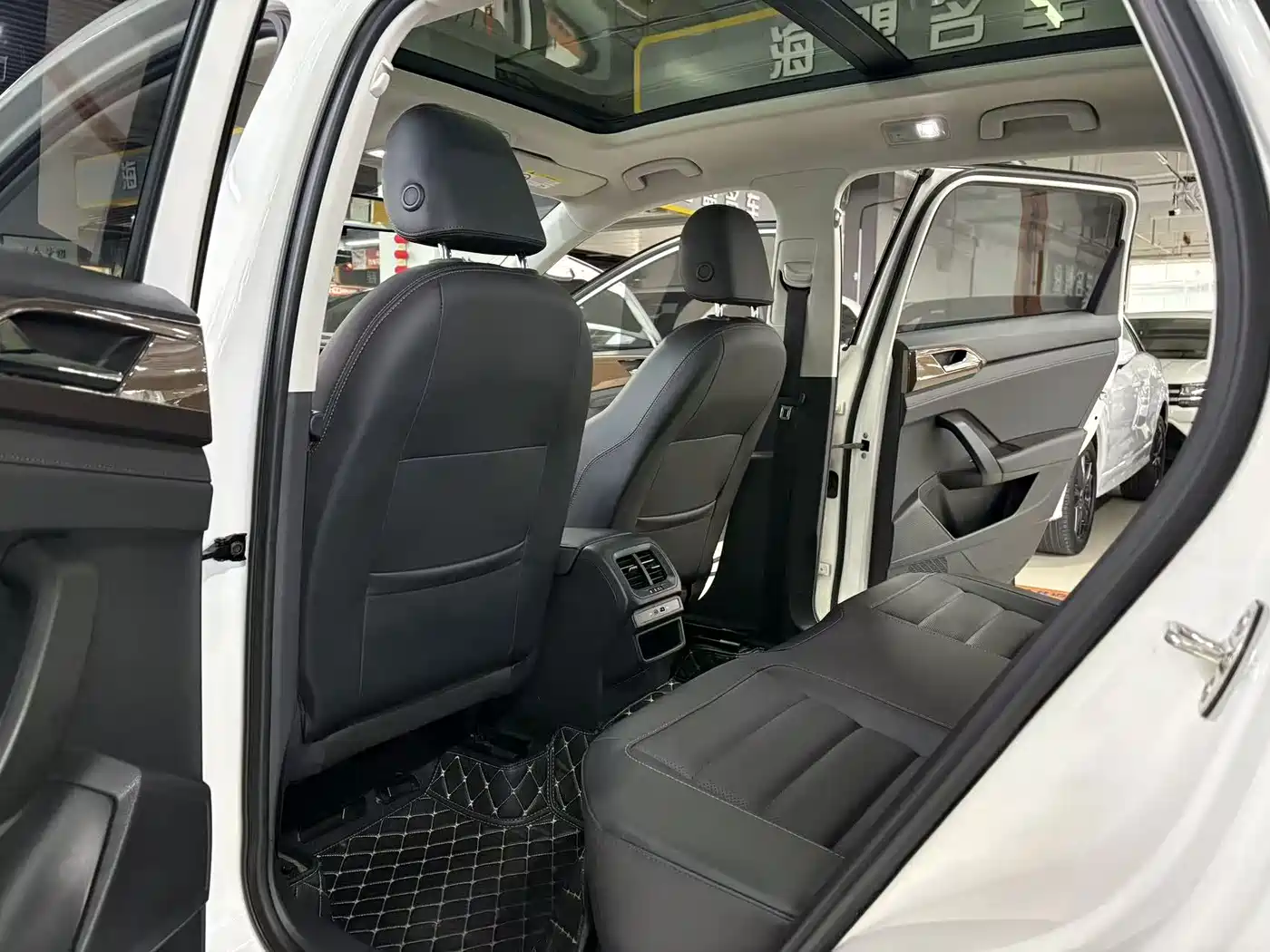 Volkswagen Tharu, миниатюра 6