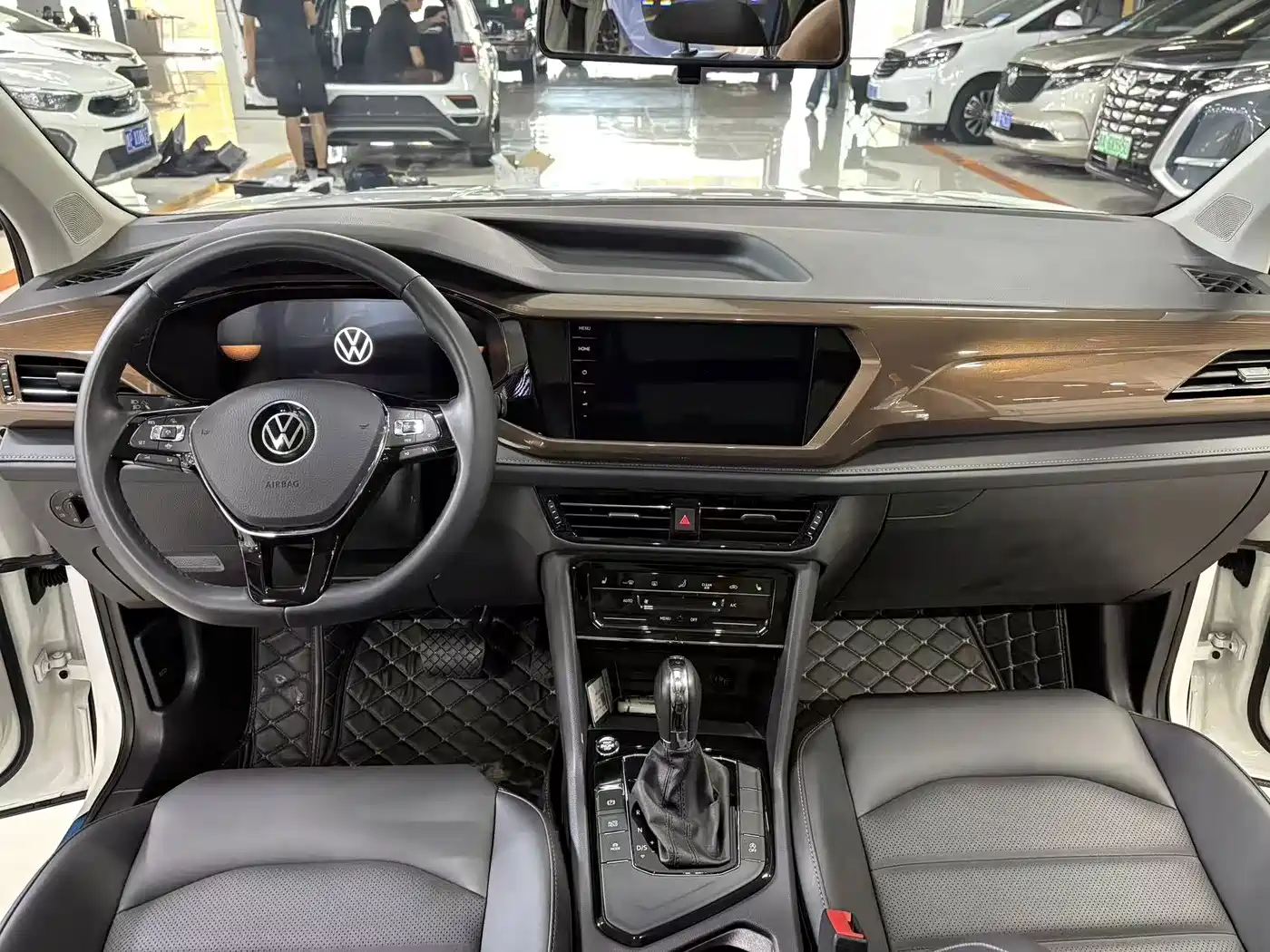 Volkswagen Tharu, миниатюра 4