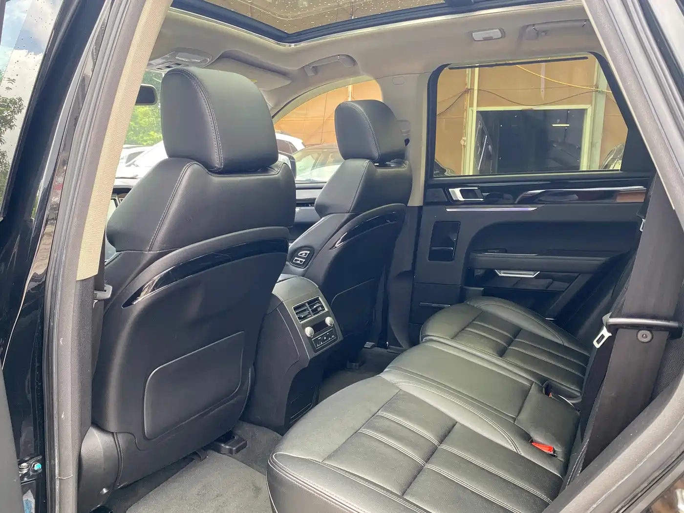 Zotye T800 2018 2018 2.0T Automatic Premium Smart Connection 7-seater