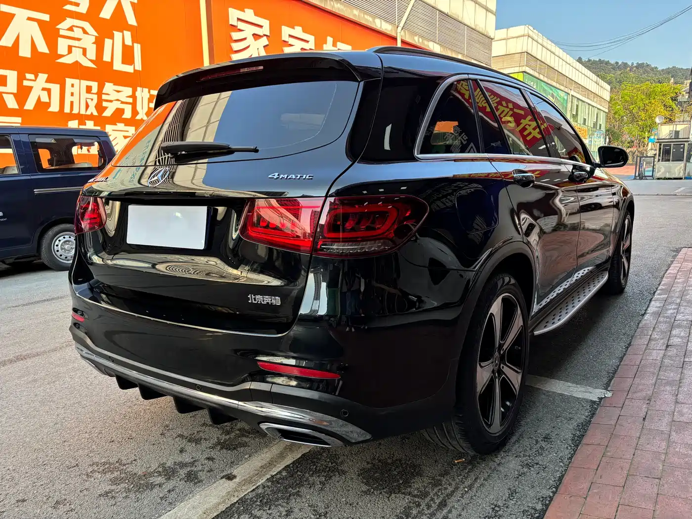MERCEDES-BENZ GLC