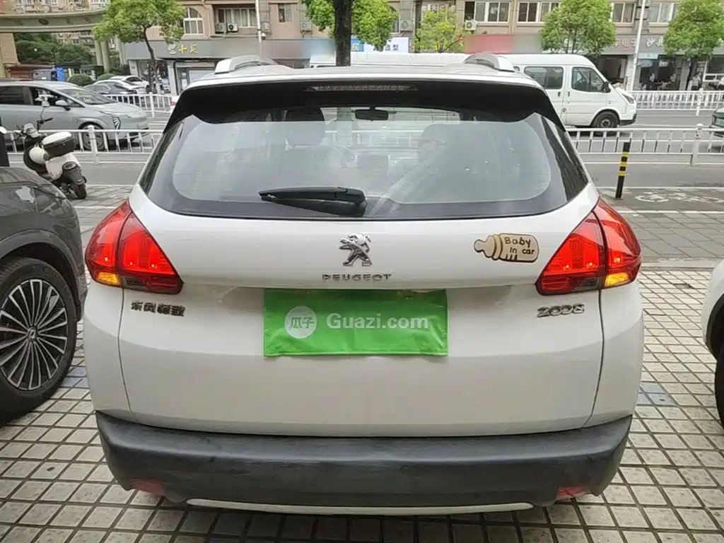 Peugeot 2008 2014 1.6L Automatic Fashion Edition фото 6