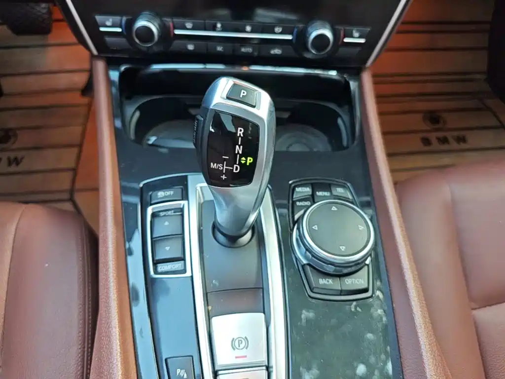 BMW 5 Series GT 2017 2015 528i Leading