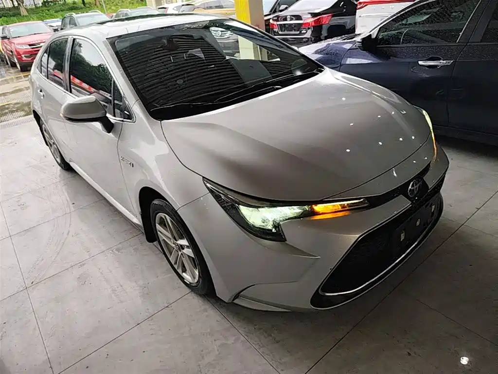Toyota Levin 2019 Hybrid 1.8H E-CVT Luxury Edition China VI фото 4