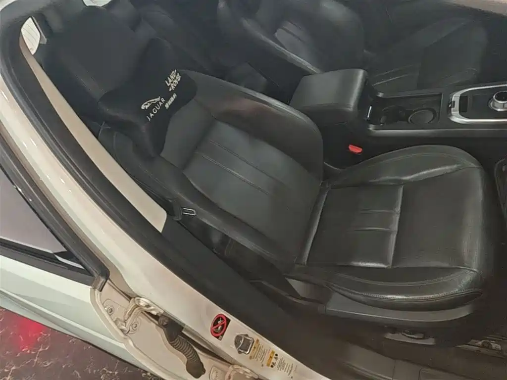 Land Rover Discovery Sport 2016 2.0T SE фото 25